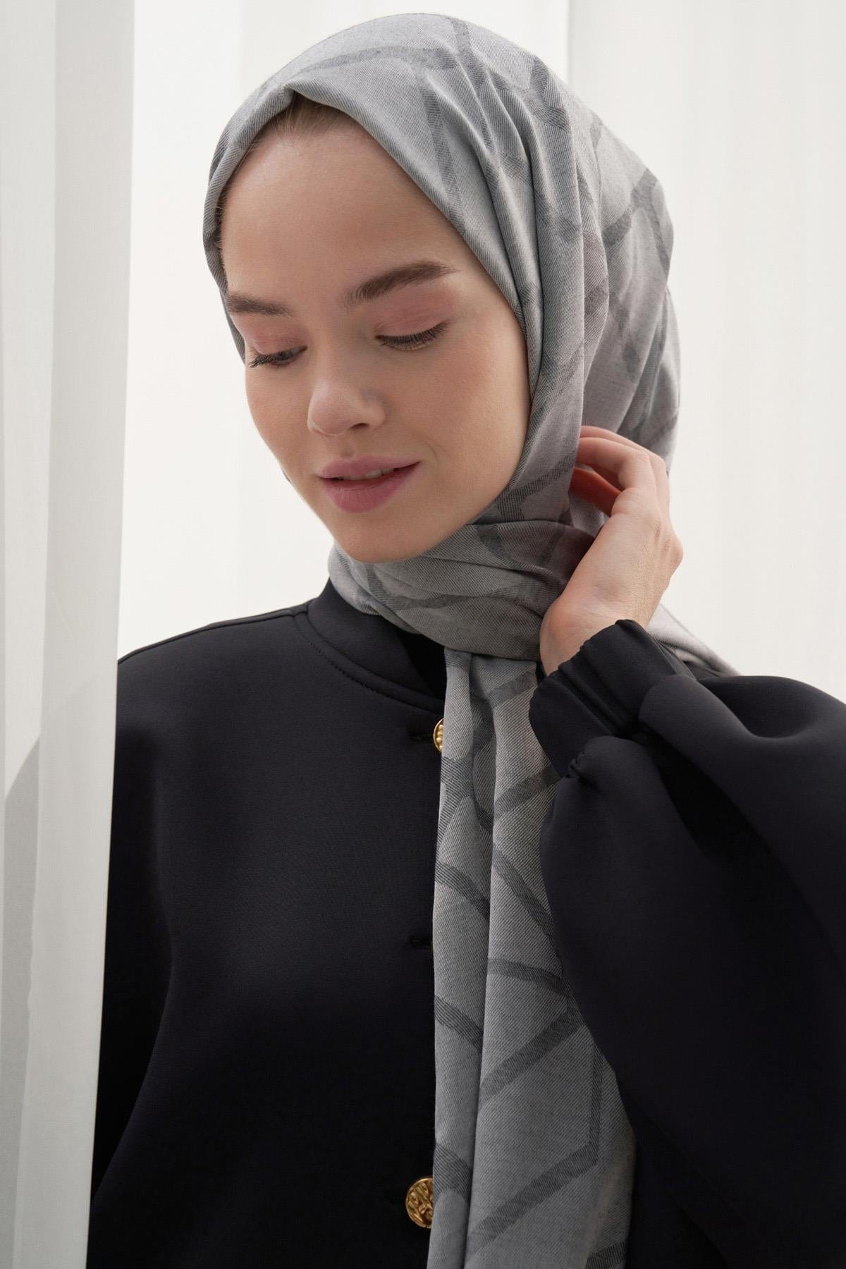 Vence doppelseitiger Hijab aus Baumwollseide mit geometrischem Muster